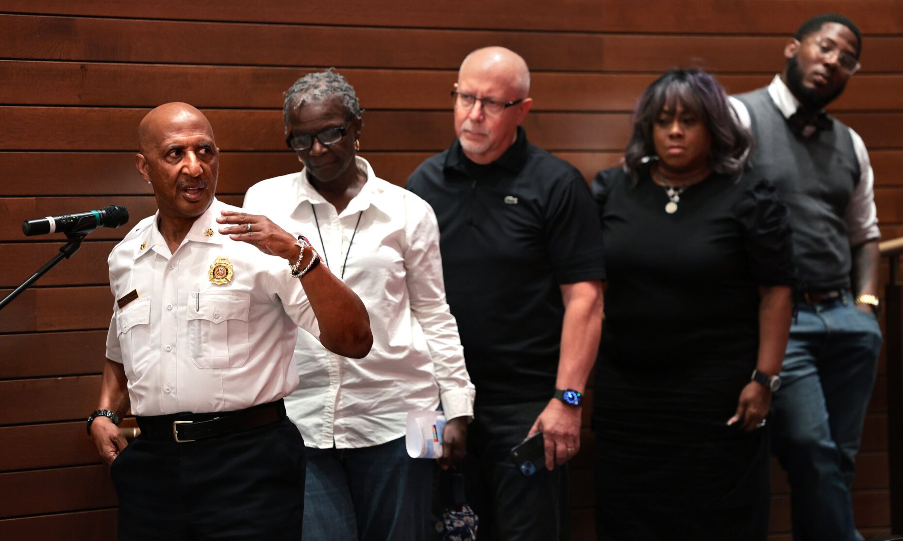 Downtown residents grill police chief on recent crime